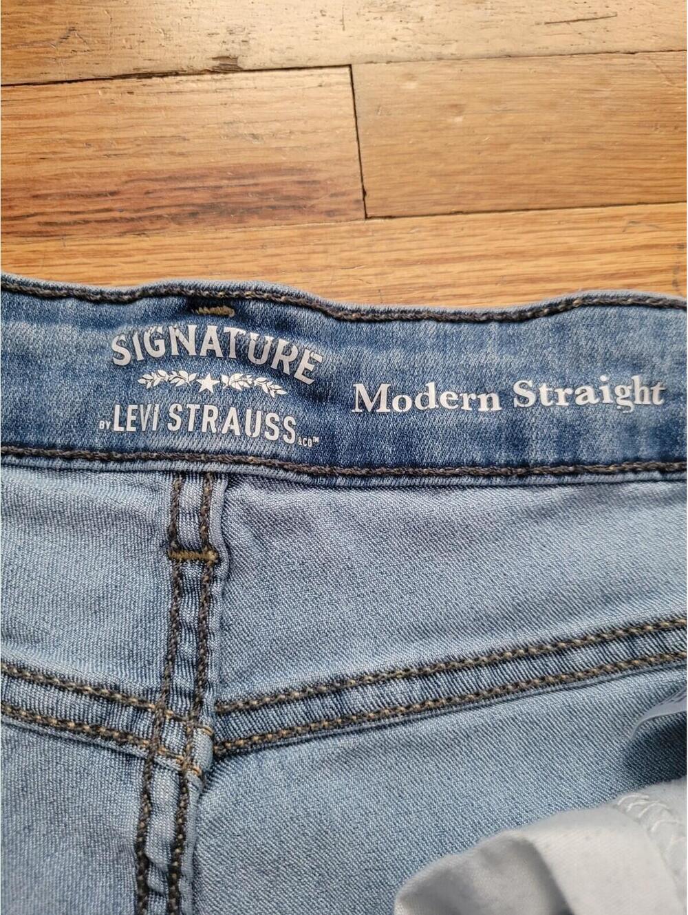 Levi Strauss Signature Co. Women's Modern Straight Jeans 29x32 - Picture 7 of 9
